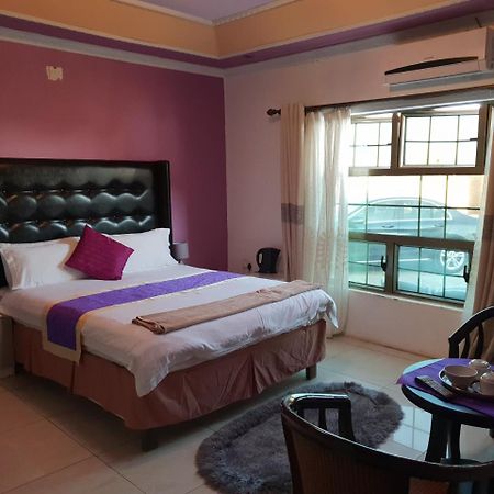 Mathlyn Guest House Francistown Zewnętrze zdjęcie