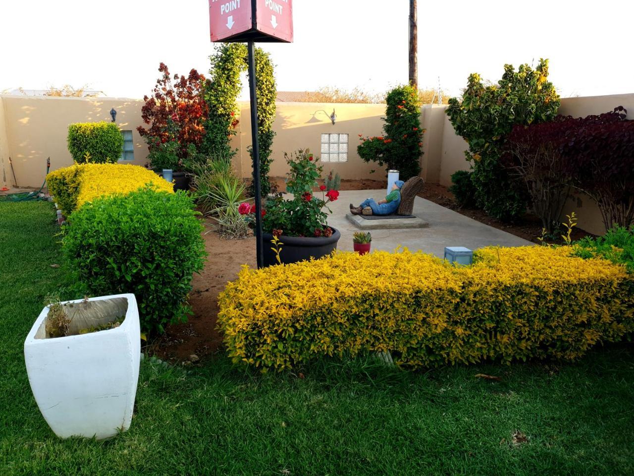 Mathlyn Guest House Francistown Zewnętrze zdjęcie