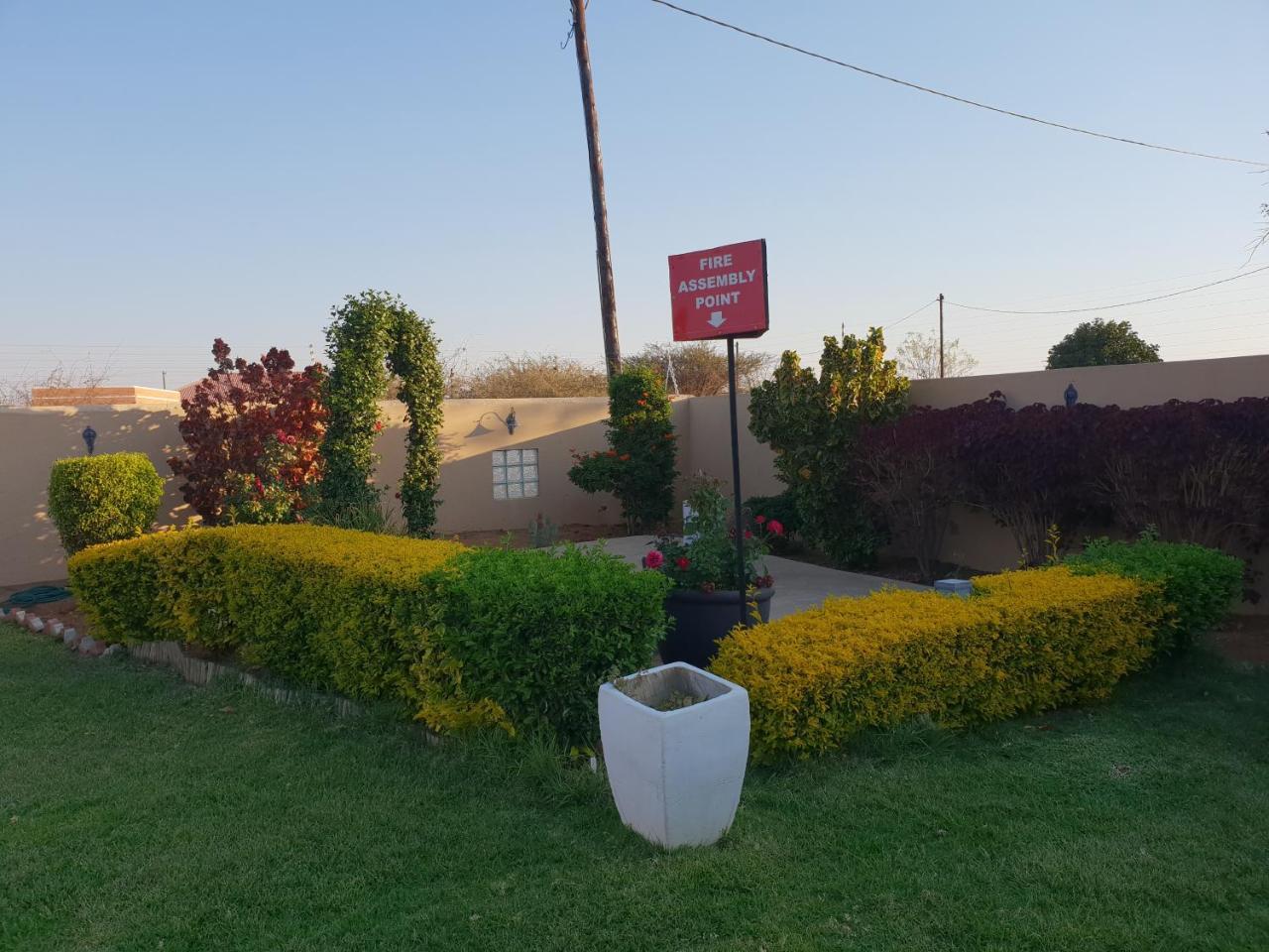 Mathlyn Guest House Francistown Zewnętrze zdjęcie
